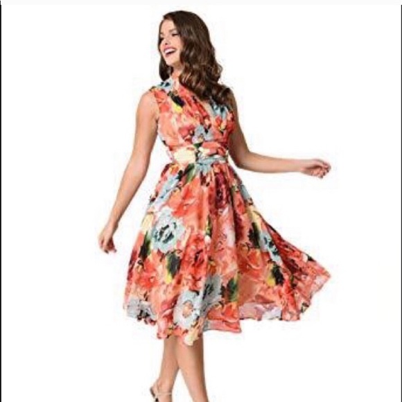 Unique Vintage Dresses & Skirts - Unique Vintage Floral De Carlo Dress